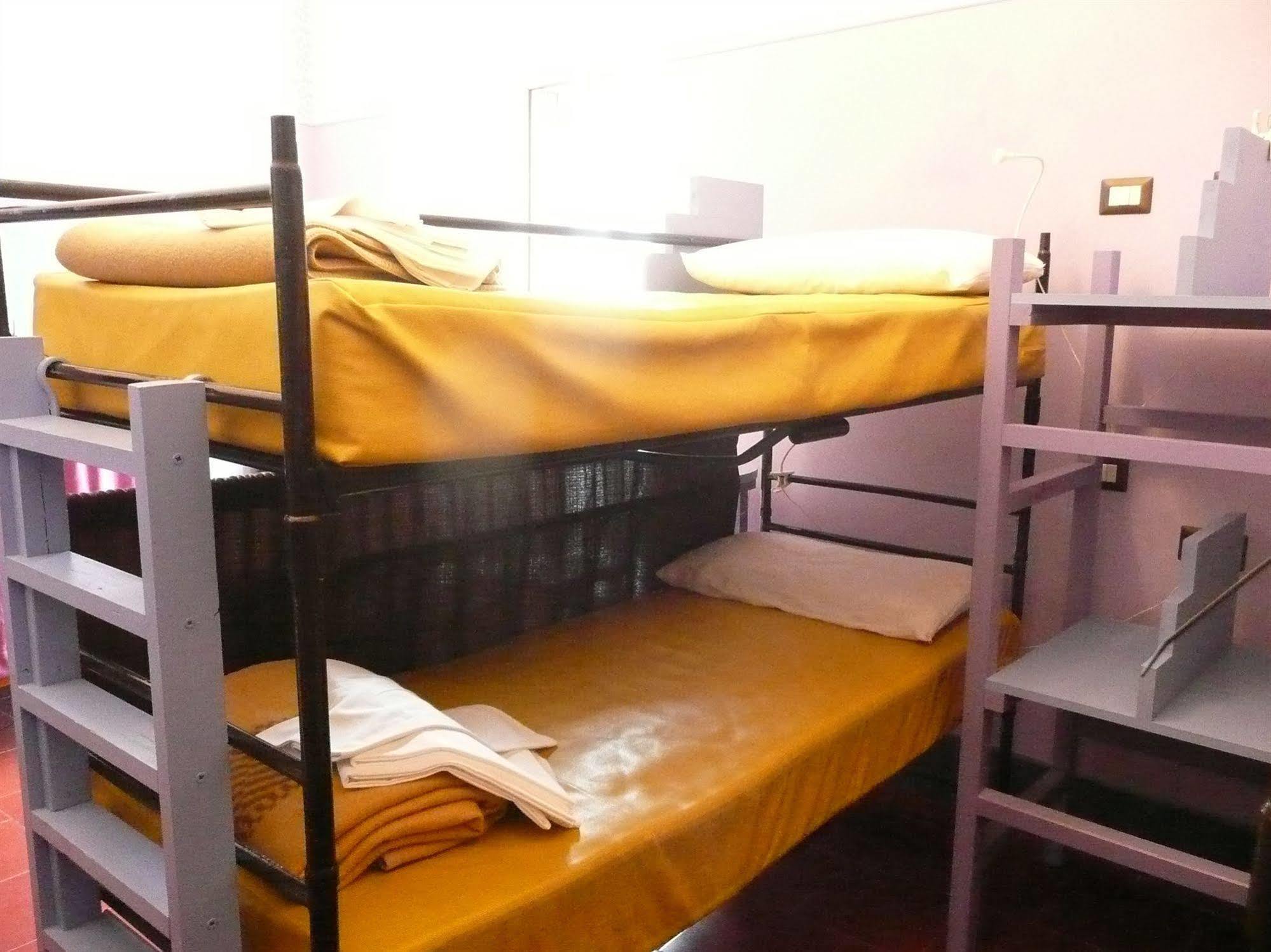 Agora Hostel カターニア エクステリア 写真
