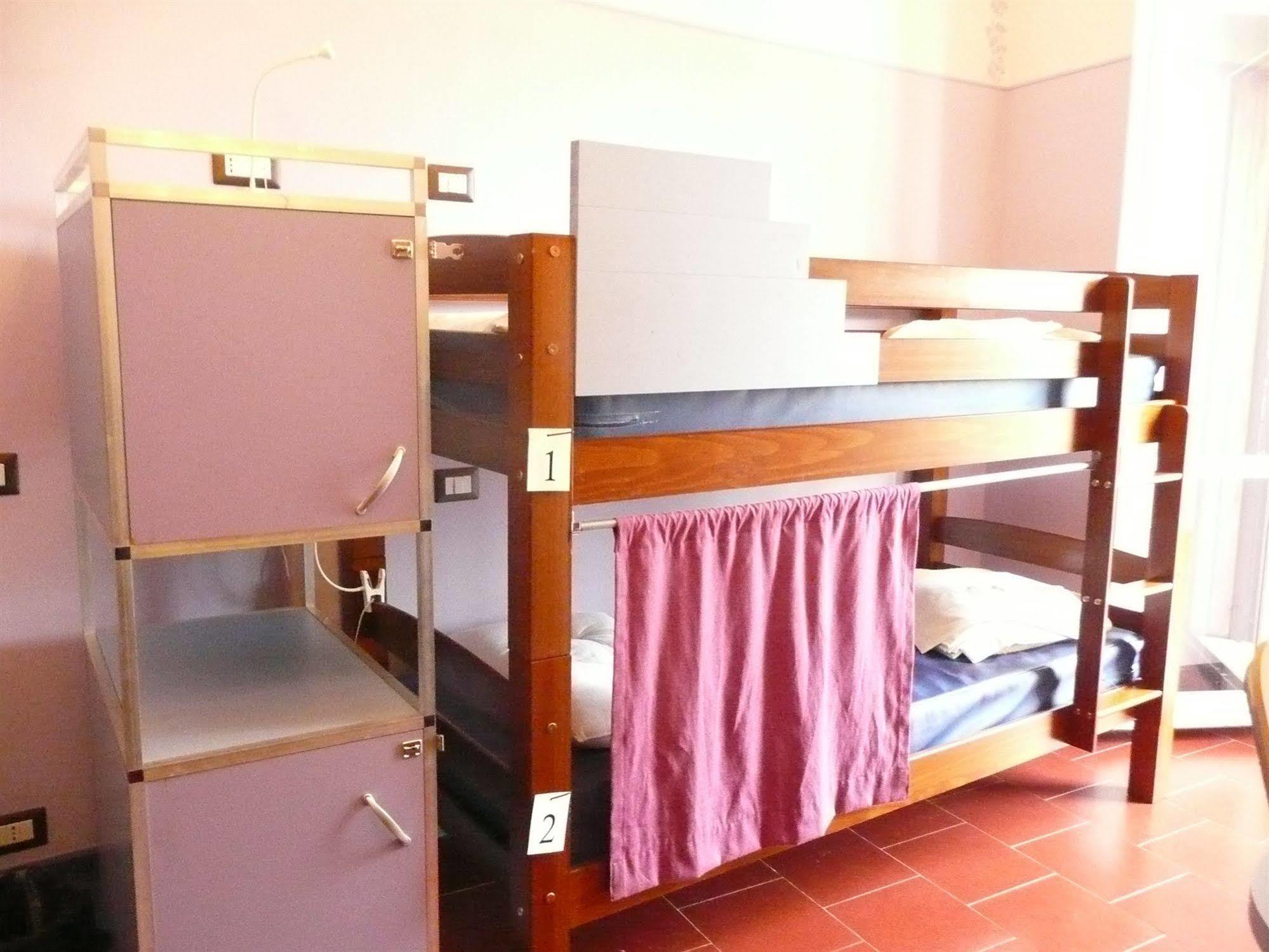 Agora Hostel カターニア エクステリア 写真